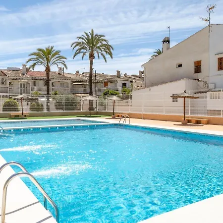 Apartmán Modern And Stylish 1: Terrace And Pool